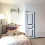 Charming Loft Spirit In Montmartre